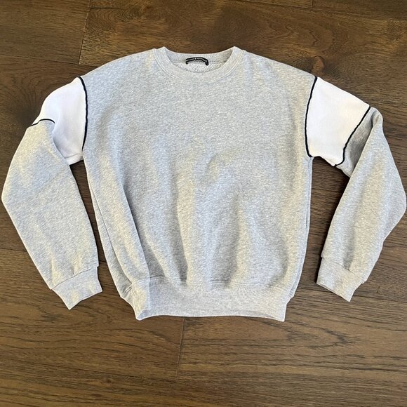 Gray Brandy Melville Crewneck Sweatshirt Small - Picture 1 of 2